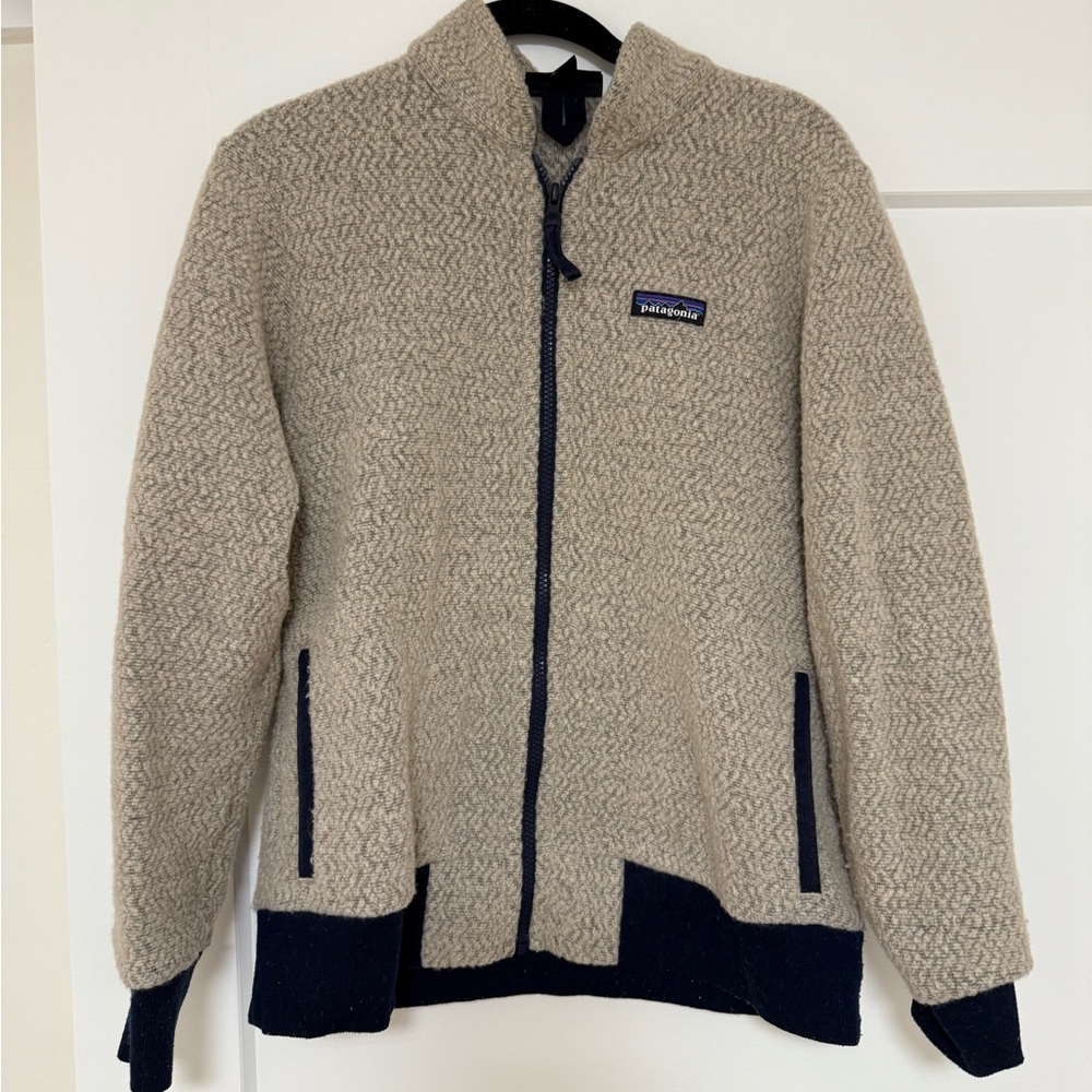 Patagonia Women's Zip-Up Sweater in Beige and Navy